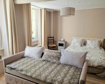 Escale Au Clos Saint Martin De Juillers Gîtes Et Chambres D'hôtes - Saint-Jean-d'Angély - Bedroom