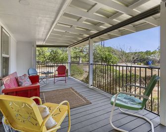 Red Donkey Cottage - Wimberley - Balcone