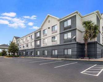 Quality Inn And Suites Augusta I-20 - Augusta - Toà nhà