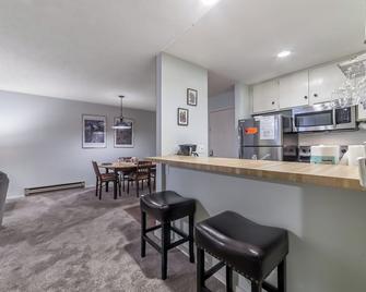 Walk to Ski, Pet-Friendly Condo & Spa 374 - Mammoth Lakes - Cucina