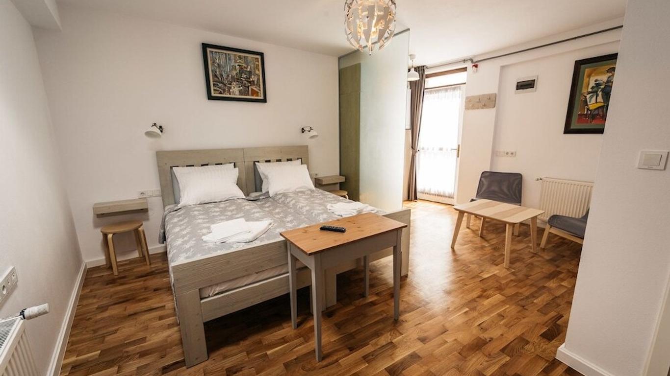Yellowboot Aparthotel
