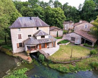 Le Moulin des Rives - Somptueuse demeure du XIIème - Romagne - Bâtiment