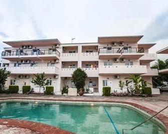 Skentos Hotel - Kriopigi - Building