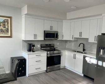 Cozy Private Room in a Modern Legal Suite – Fort Saskatchewan - Fort Saskatchewan - Keuken