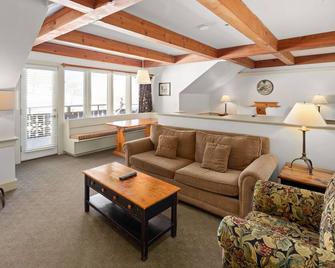 Trapp Family Lodge - Stowe - Living room