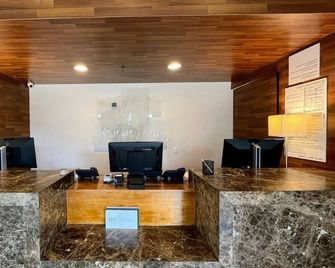 Holiday Inn Mexico Santa Fe By IHG - Mexico City - Front desk