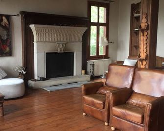 Kösk Orman Otel - Büyükada - Living room