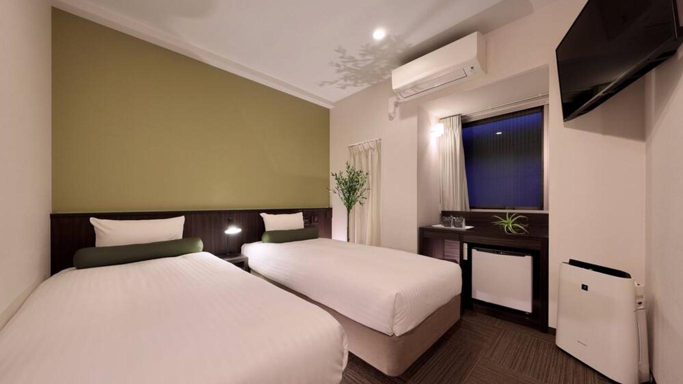 Nipponbashi Crystal Hotel