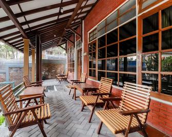 Satriafi Hotel - Pakem - Патіо