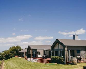 Sugarloaf Lodge - Matakana - Building