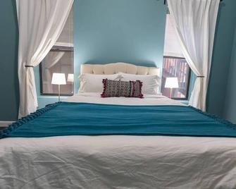 Mins To Forest Park Museum & Walk to BJ Hospital - St. Louis - Bedroom