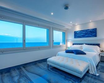 Hotel Grotta Palazzese - Polignano a Mare - Bedroom