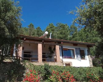 Peaceful villa in Monesterio with private pool - Monesterio