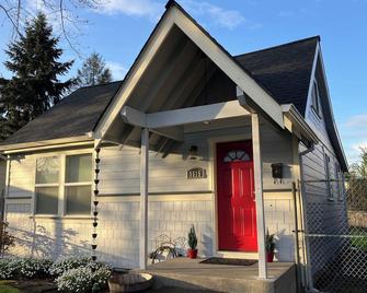 Charming University Park 2BR Bungalow in amazing Portland - Portland - Building