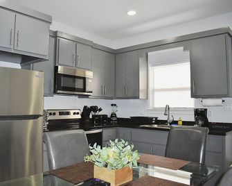 Elegant Apartment 10 min to Mercedes Outlets - Weslaco - Кухня