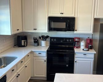 Fabulous 3-bedroom townhome with WiFi and AC in Braselton/ chateau elan area - Braselton - Kuchyň
