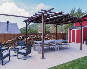 Luxurious Pet-Friendly Vacation Rental close to Mirror Lake in Kamas, Utah - Kamas - Patio