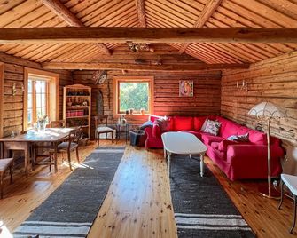 2 bedroom lovely home in Lindesnes - 린데스네스 - 거실