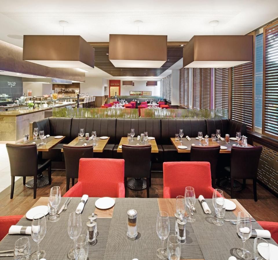 Mövenpick Hotel Zürich Airport thumbnail 3