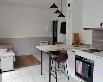 Charmant Studio Tout Proche de la Place Verdun - Tarbes - Kitchen