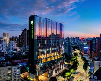 Holiday Inn Zhuhai City Center By IHG - Жухай - Будівля