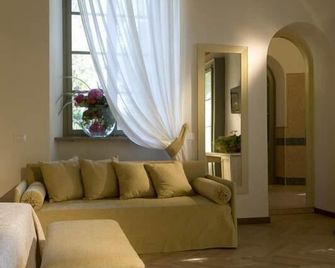 Relais Corte Cavalli - Ponti sul Mincio - Sala de estar