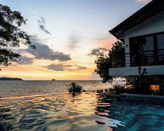 Altamare Dive and Leisure Resort Anilao - Mabini - Pool