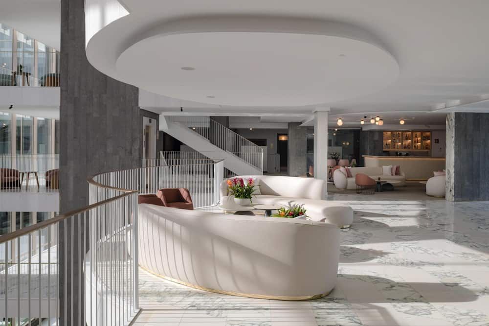 بلس فاريونيس سويت هوتل