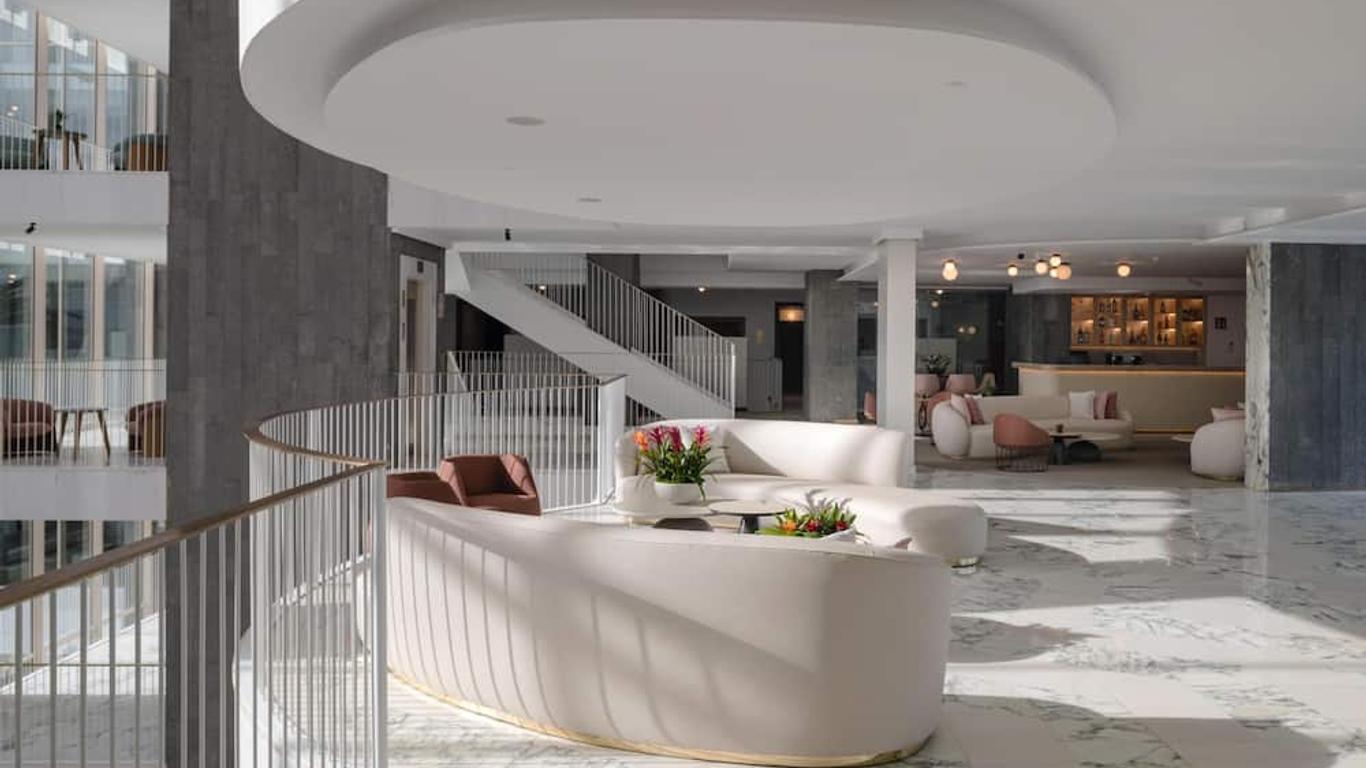 Plus Fariones Suite Hotel