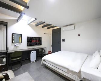 Gongju Renaissance - Gongju - Habitación