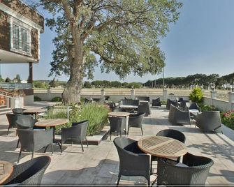 Geyikli Sunshine Hotel, Ezine - Dalyan - Patio