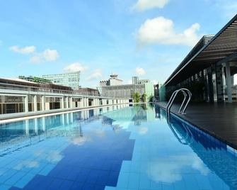 Hotel Chancellor@Orchard - Singapore - Pool