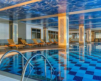 Crystal Sunset Luxury Resort & Spa - Side - Pool
