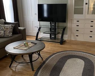 On The St. Lawrence River & in Downtown Alexandria Bay! - Alexandria Bay - Living room