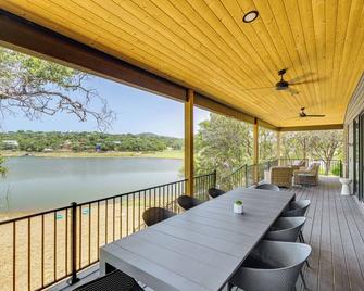 Chic Burnet Home on Lake Buchanan w/ 2 Fireplaces! - Burnet - Balcone