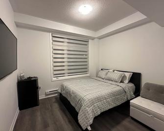 Keppel Circle Residence - Brampton - Bedroom