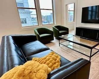 Condo C - Gallery Suites Downtown Marion - Warren - Huiskamer
