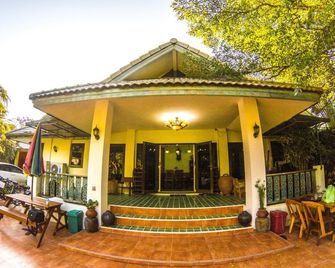 Plus Hostel Ayutthaya - Ayutthaya