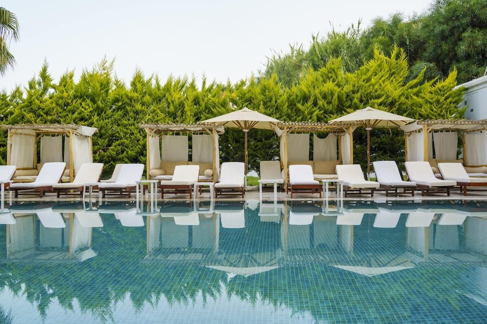 Qinn Hotel thumbnail 3