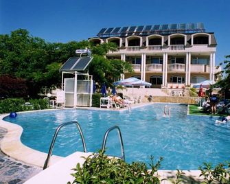 Hotel Aurora - Святий Константин і Єлена - Басейн
