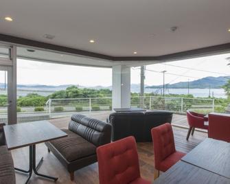 Global Resort Miyajima View - Hatsukaichi - Salon