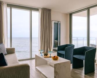 The Hillsboro powered by Sonder - Hillsboro Beach - Living room