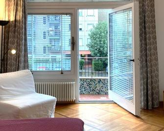 Ponale 52 bright studio - Milan - Living room