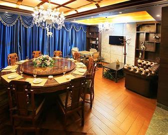 James Joyce Coffetel Golmud Huaxing Plaza Branch - Haixi - Dining room