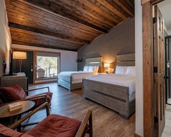 Cove Creek Lodge 203 Poolside Double Queen Room - Oakland