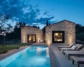 Villa Ulmus near Motovun for 6 people with heated pool & jacuzzi - Karojba - Pool