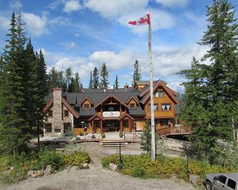 Winston Lodge - Golden - Building