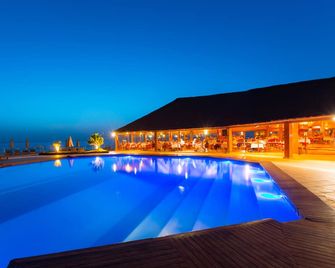 Royal Horizon Baobab - Somone - Piscine