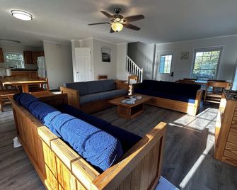 Octopus Oasis Carova Beach Obx Wild Horses. 4x4/Awd Is Needed To Access House. - Corolla - Sala de estar