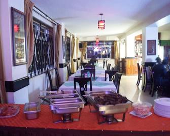 Kk Trust Hotel Kampala - Kampala - Restaurante
